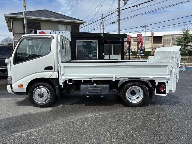 Hino Dutro 4