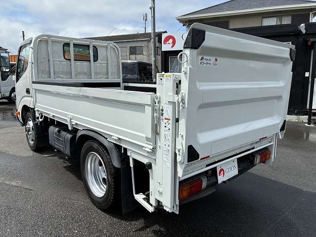 Hino Dutro 6