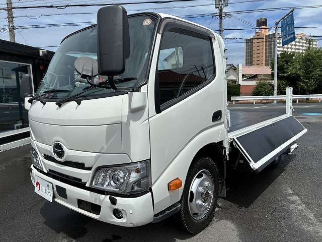 Hino Dutro 9