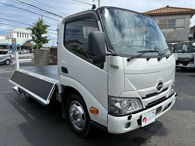 Hino Dutro 10