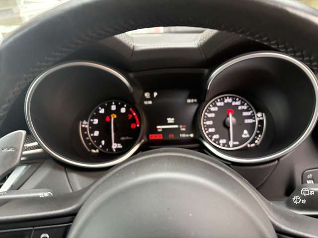 Alfa Romeo Stelvio 11