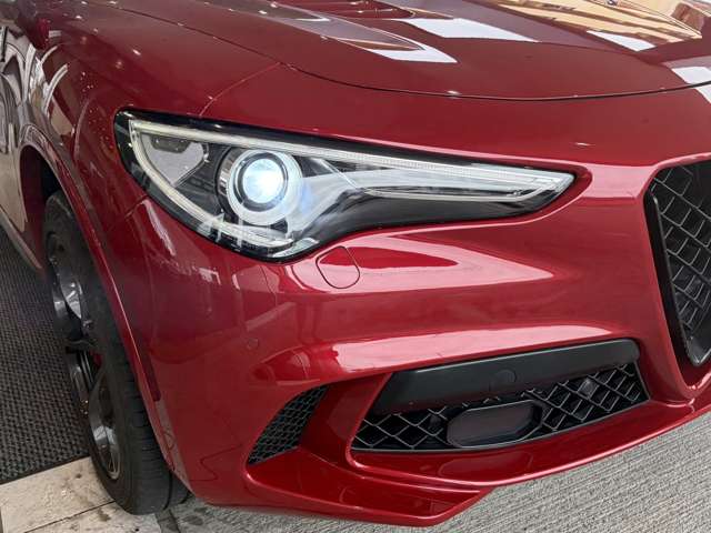 Alfa Romeo Stelvio 5