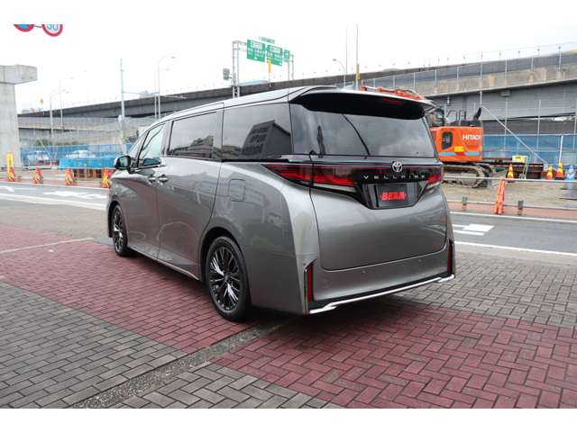 Toyota Vellfire 11