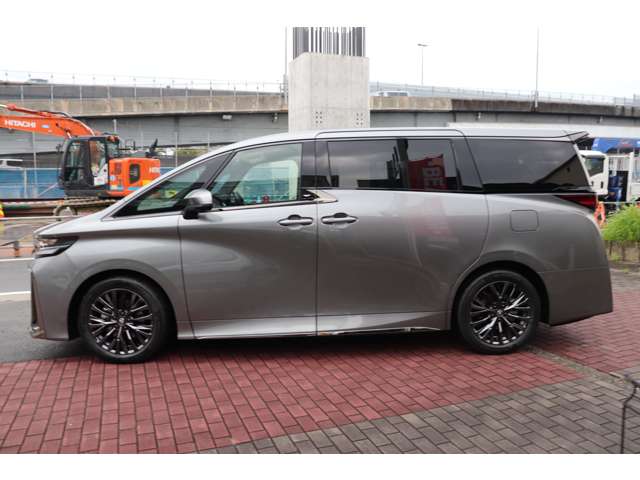 Toyota Vellfire 3