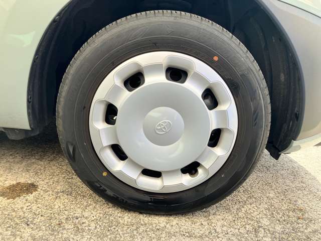 Toyota Sienta 11
