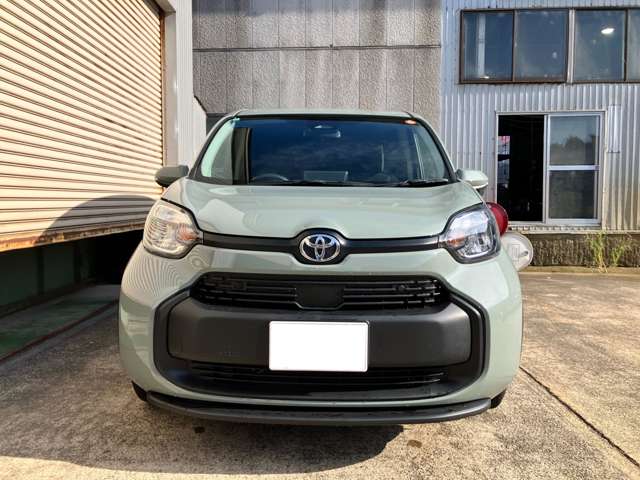 Toyota Sienta 5