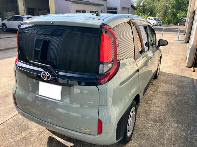Toyota Sienta 6