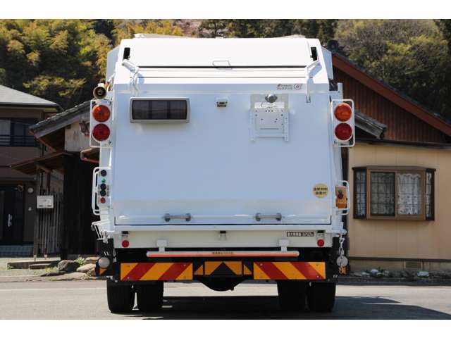 Isuzu Forward 8
