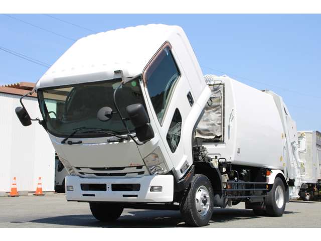 Isuzu Forward 9