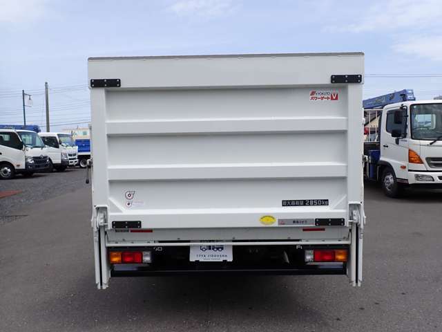 Mitsubishi Fuso Canter 7