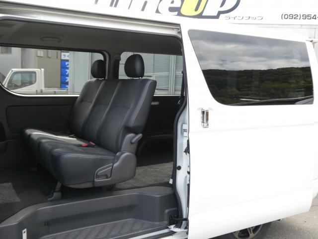 Toyota Hiace Van 6