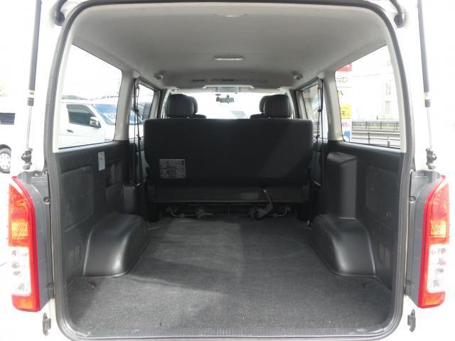 Toyota Hiace Van 7