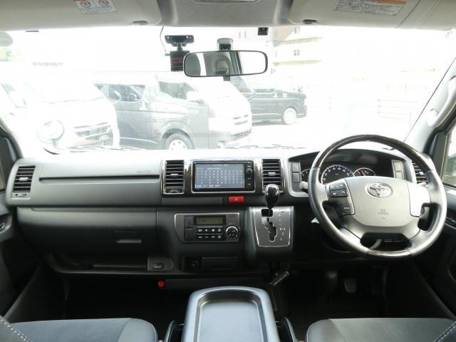 Toyota Hiace Van 8