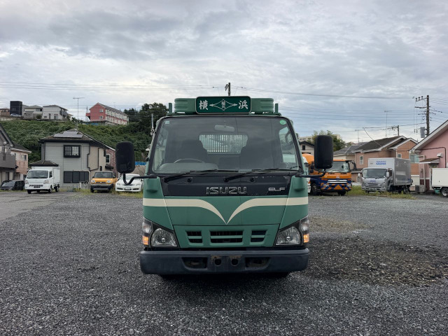 Isuzu Elf 8