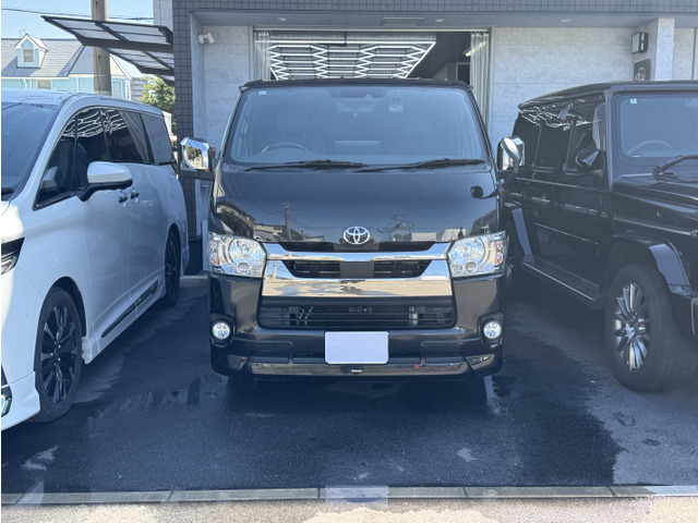 Toyota Hiace Van 2