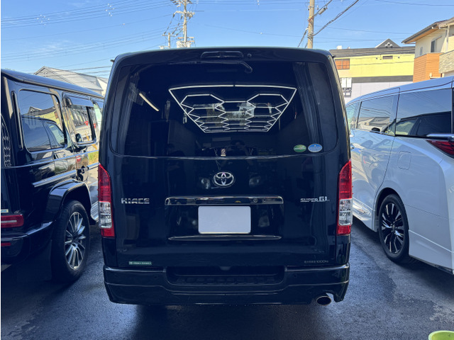 Toyota Hiace Van 3