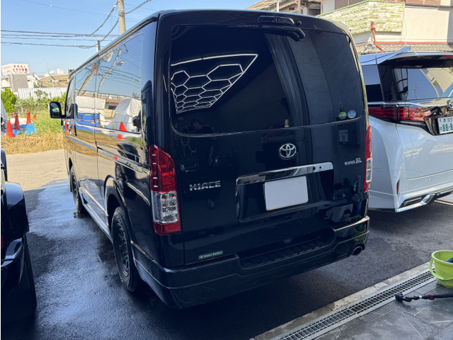 Toyota Hiace Van 6