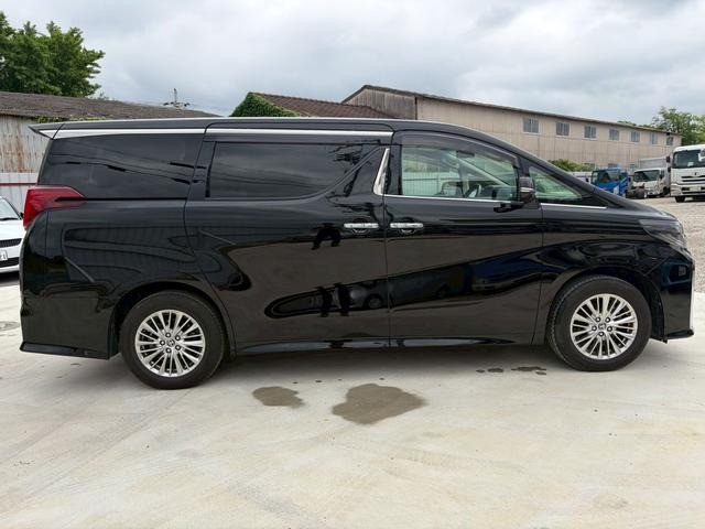 Toyota Alphard 3