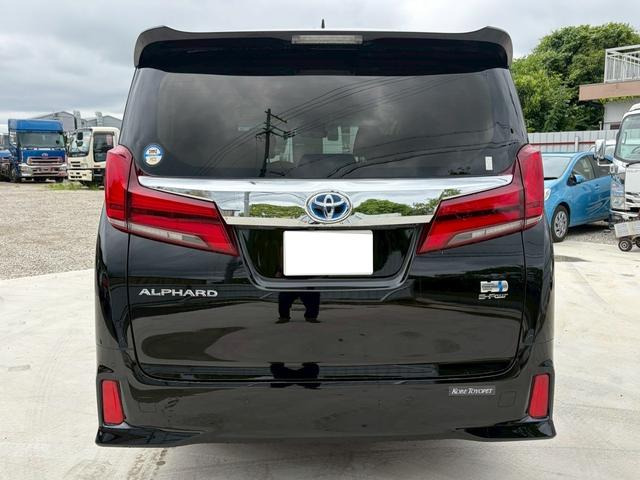 Toyota Alphard 4
