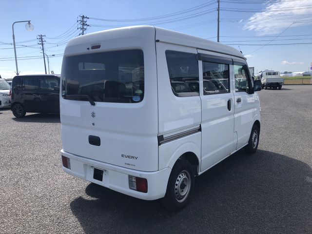 Suzuki Every 7