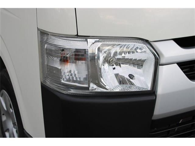 Toyota Hiace Van 10