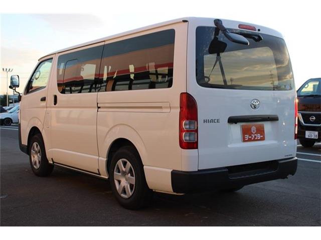 Toyota Hiace Van 12