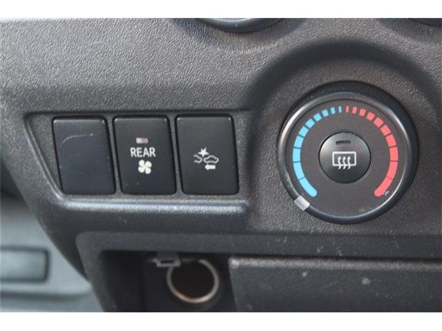 Toyota Hiace Van 5