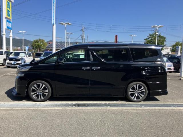 Toyota Vellfire 5