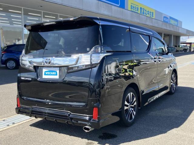 Toyota Vellfire 6