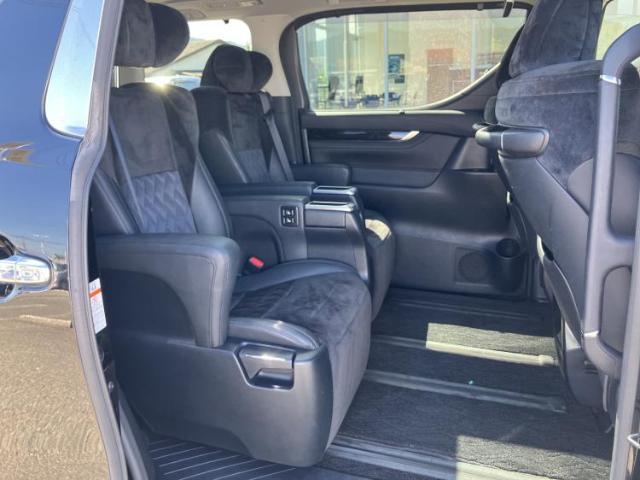Toyota Vellfire 7