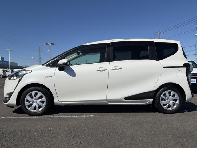Toyota Sienta 5