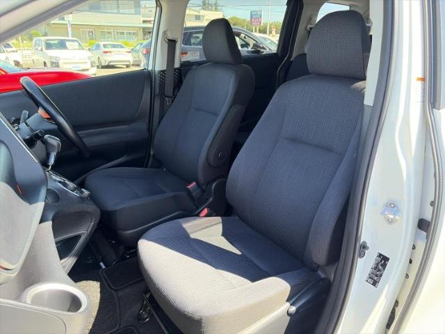 Toyota Sienta 9