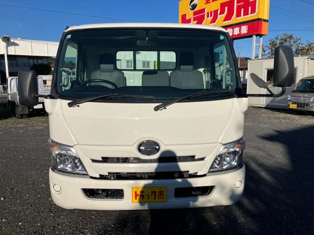 Hino Dutro 11