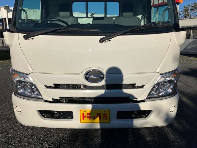 Hino Dutro 12