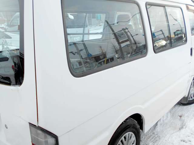 Nissan Vanette 12