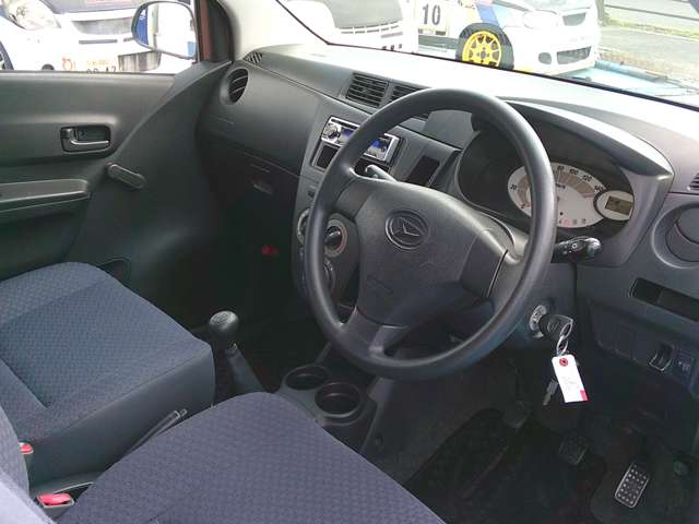 Daihatsu Mira 12