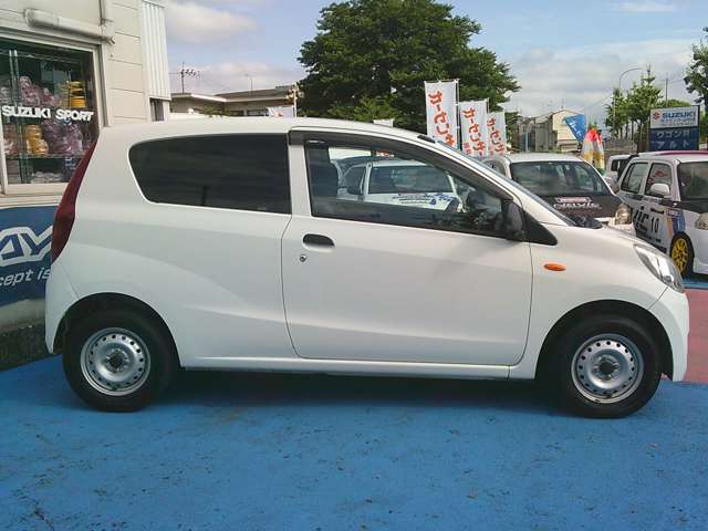 Daihatsu Mira 3