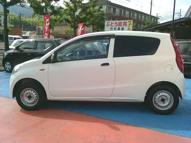 Daihatsu Mira 7