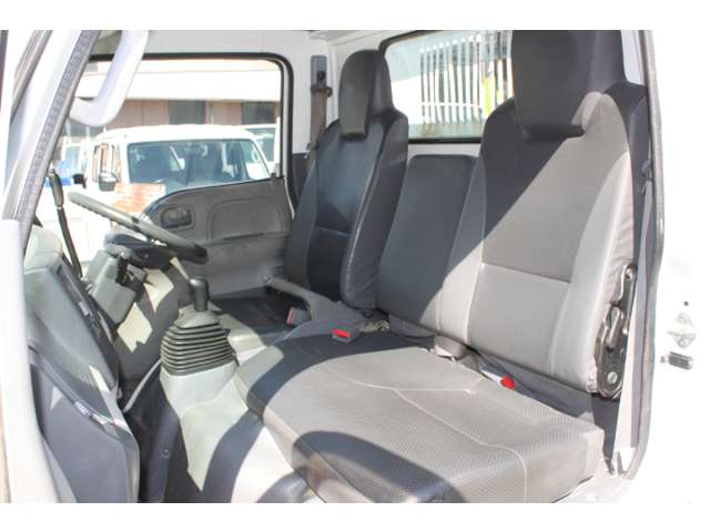 Isuzu Elf 12