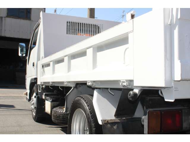 Isuzu Elf 4