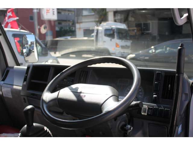 Isuzu Elf 9