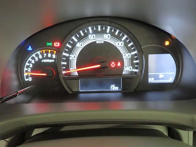 Nissan NV100 Clipper 11