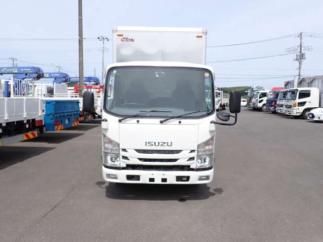 Isuzu Elf 4