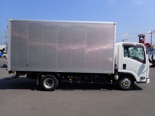 Isuzu Elf 6