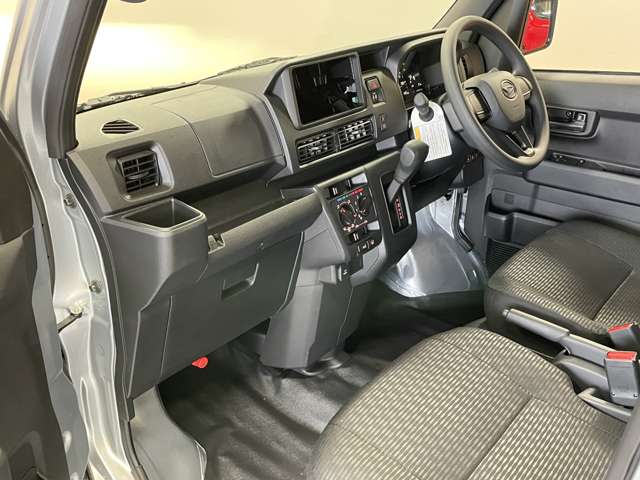 Daihatsu Hijet Cargo 11