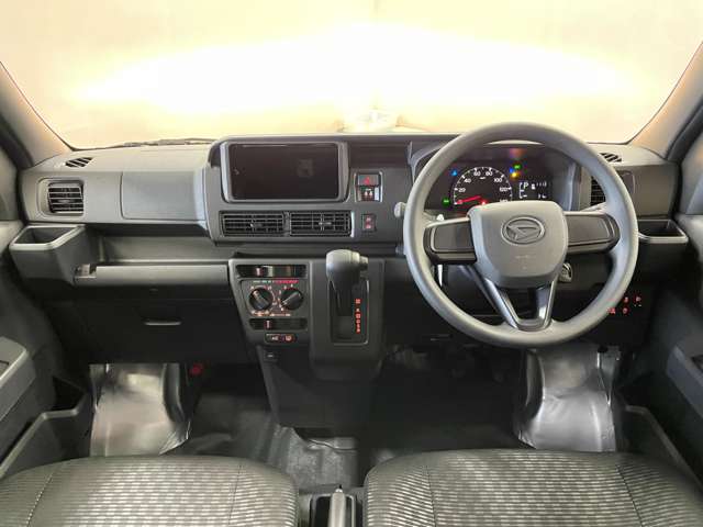 Daihatsu Hijet Cargo 2