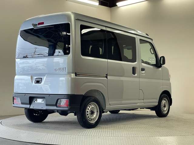 Daihatsu Hijet Cargo 8