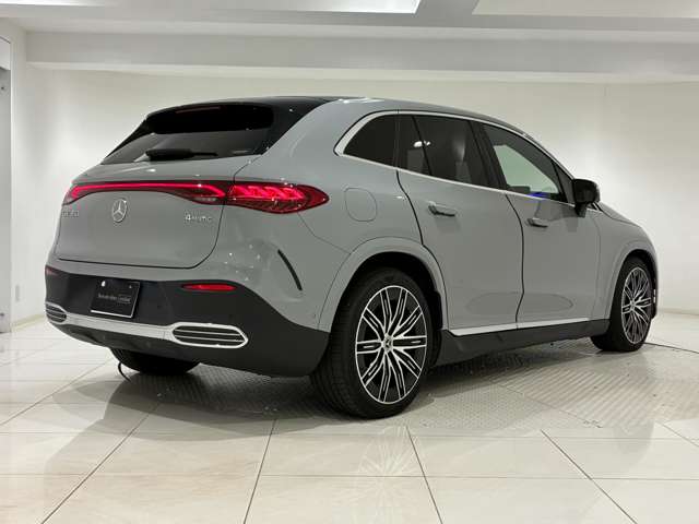 Mercedes-Benz EQE SUV 3