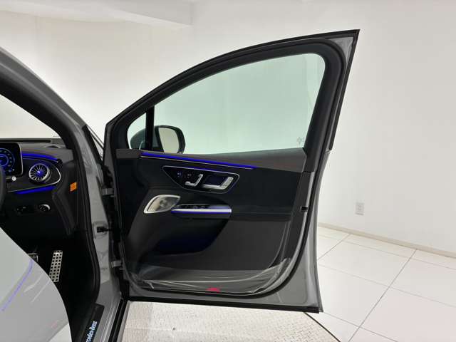 Mercedes-Benz EQE SUV 7