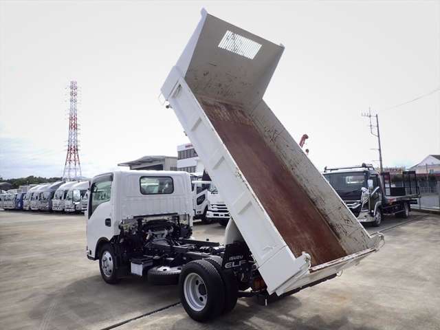 Isuzu Elf 11